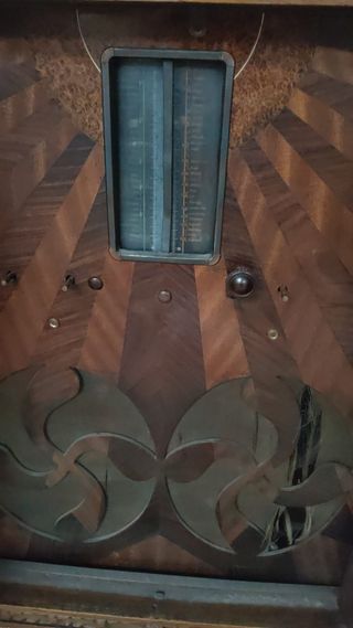 Antigua radiola mueble tallado coleccionista