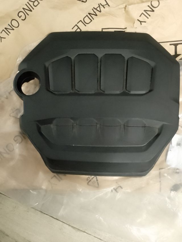 Tapa motor 06q103925n