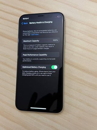 iPhone X 64GB . Libre . Plata