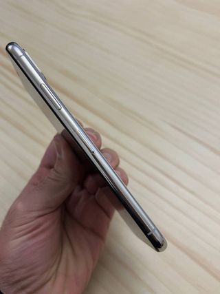 iPhone X 64GB . Libre . Plata