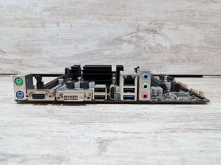 Placa ASRock Q1900M (J1900)
