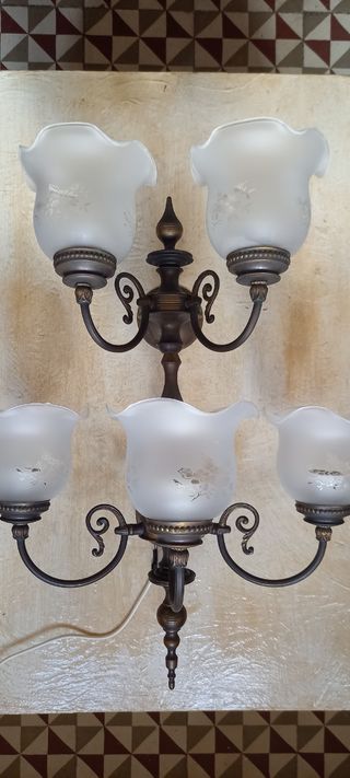 Lámpara aplique pared de bronce en perfecto estado