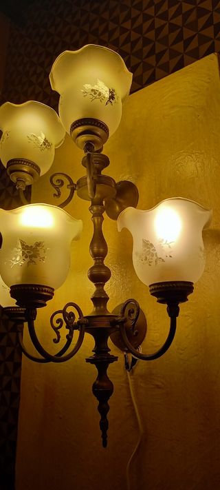 Lámpara aplique pared de bronce en perfecto estado