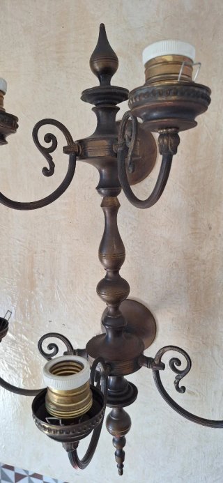 Lámpara aplique pared de bronce en perfecto estado