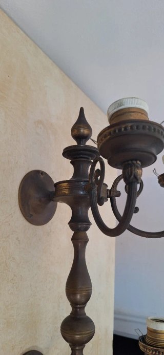 Lámpara aplique pared de bronce en perfecto estado