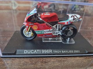 Maqueta Ducati 996R Troy Bayliss 2001