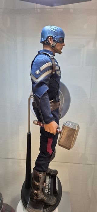 CAPITAN AMÉRICA HOT TOYS 1/6 WINTER SOLDIER