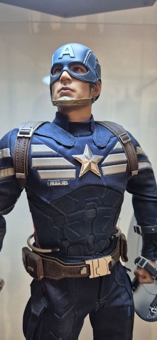 CAPITAN AMÉRICA HOT TOYS 1/6 WINTER SOLDIER