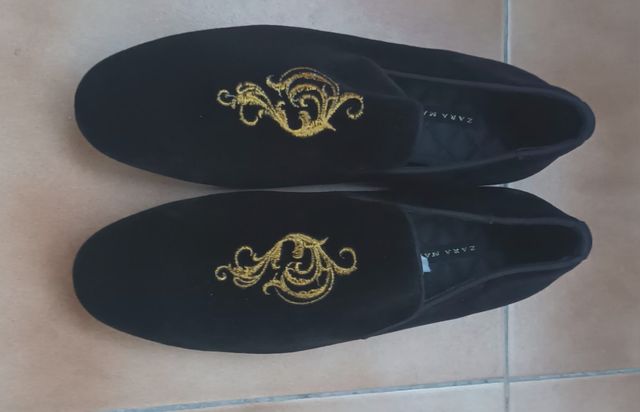Sapato Zara black velvet como novo-40