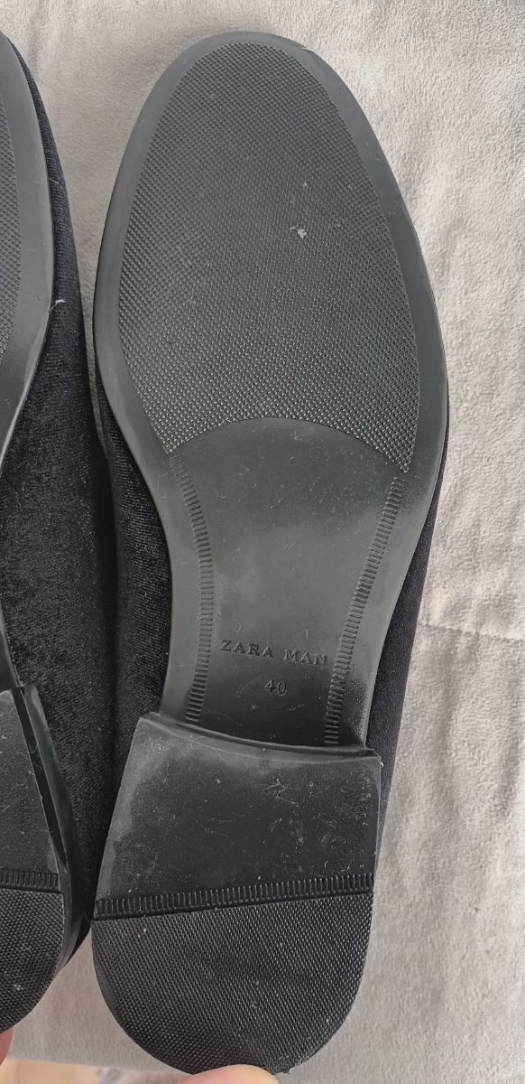 Sapato Zara black velvet como novo-40