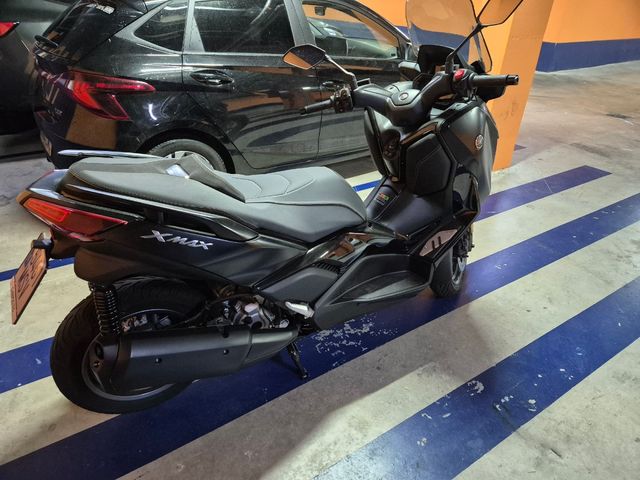 Yamaha XMax 300