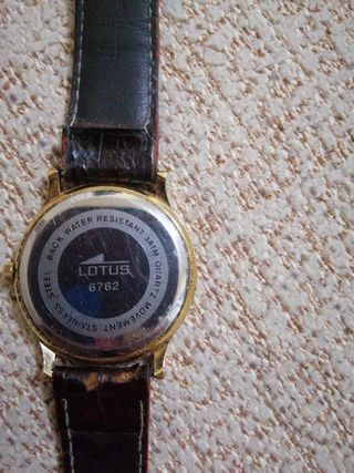 Reloj Lotus para piezas o para reparar