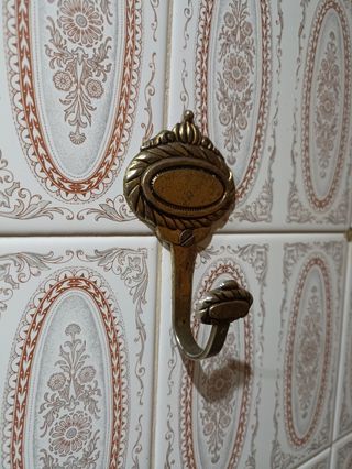 Perchero de pared antiguo