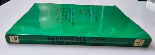LIBRO CAPERUCITA Y LOS LOBOS Umbral 1976