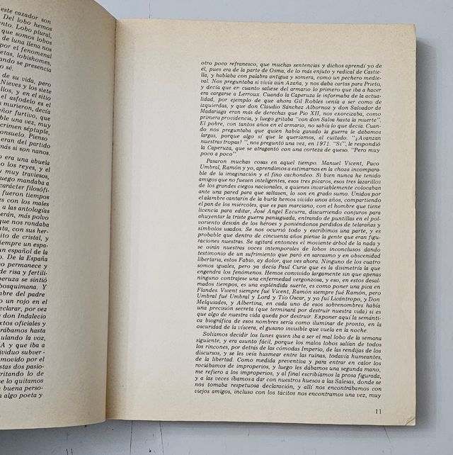 LIBRO CAPERUCITA Y LOS LOBOS Umbral 1976