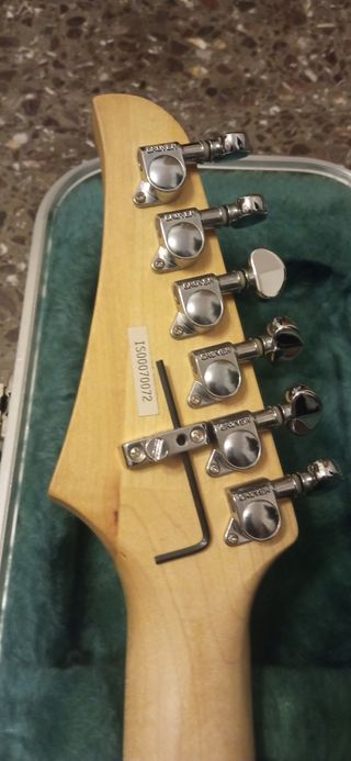Guitarra washburn