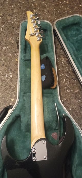 Guitarra washburn