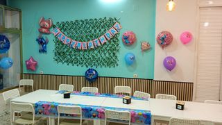 Celebralo con churros y chocolate.