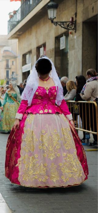 Alquiler traje fallera