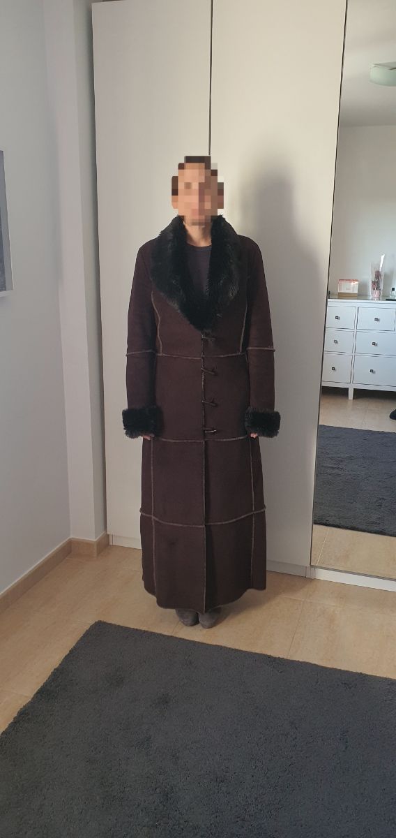 Abrigo largo pelo sintético