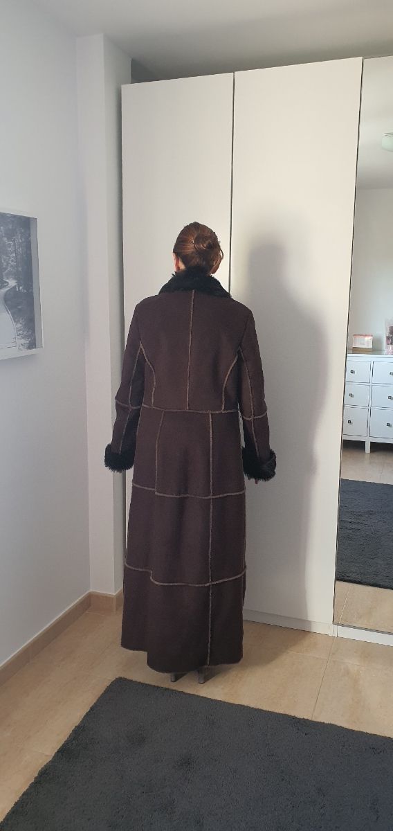 Abrigo largo pelo sintético