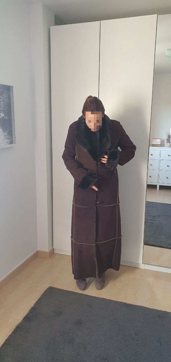 Abrigo largo pelo sintético