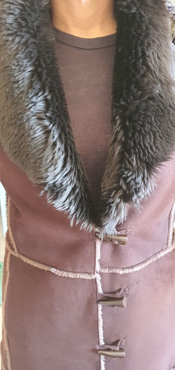 Abrigo largo pelo sintético