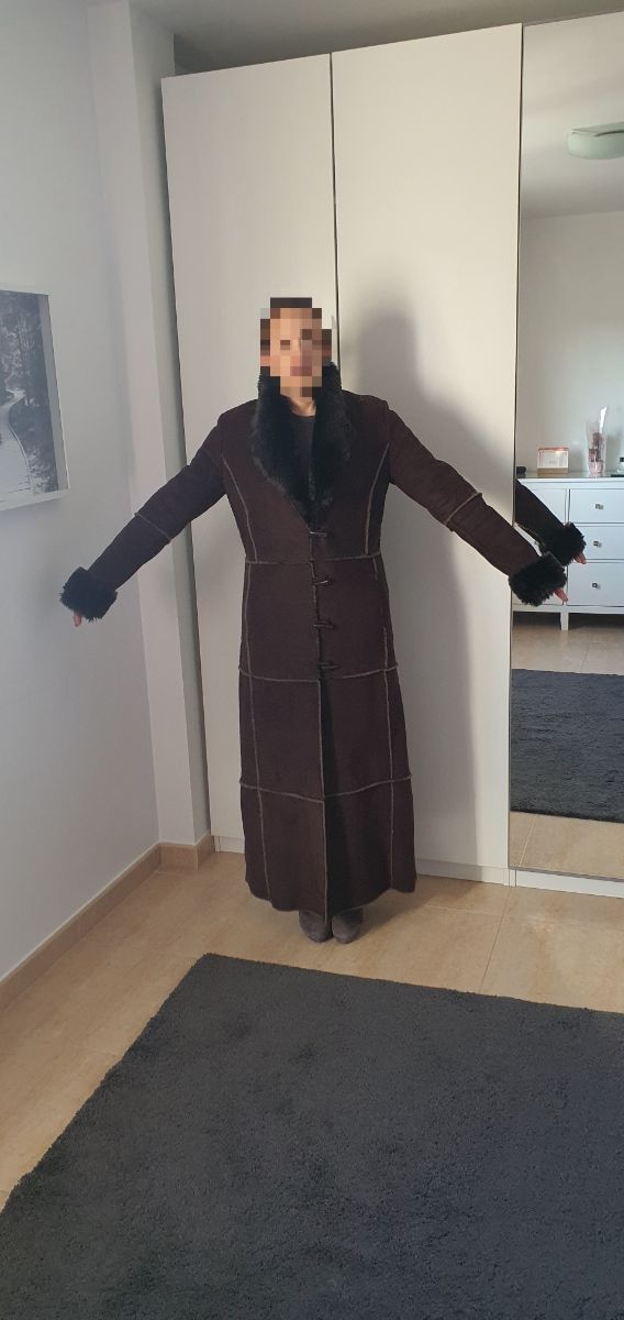 Abrigo largo pelo sintético