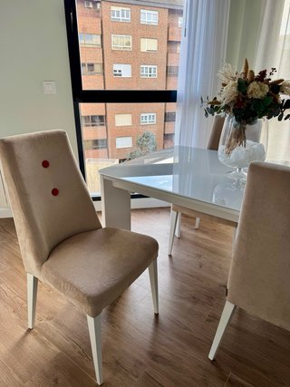 Mesa comedor y 4 sillas