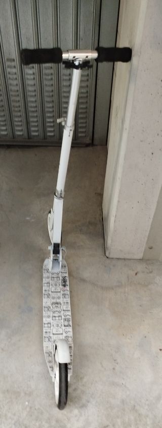 Monopattino pieghevole alluminio bianco