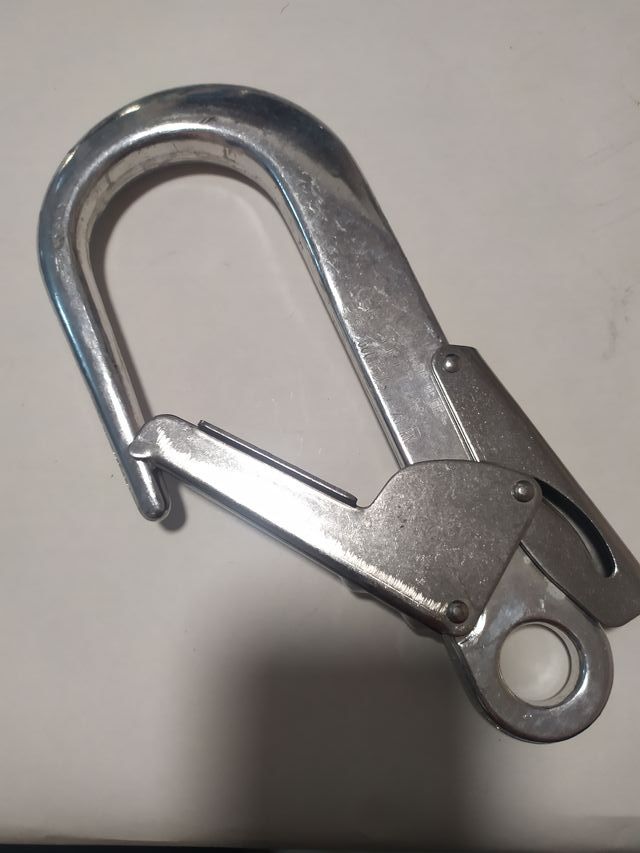 CONECTOR O MOSQUETON ACERO GRAN APERTURA