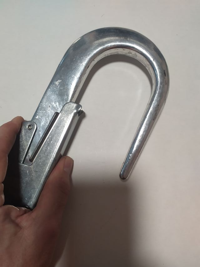 CONECTOR O MOSQUETON ACERO GRAN APERTURA