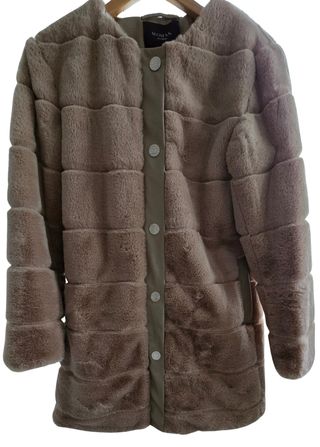 Chaquetón marrón marca Woman, de El Corte Inglés 