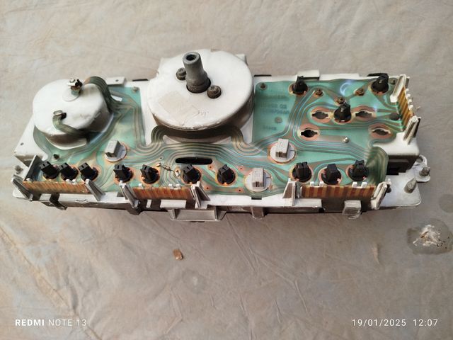 Cuadro cuentakilómetros de Peugeot 205