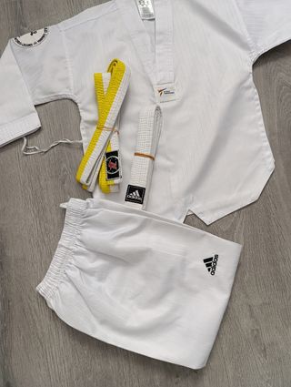 Kimono 🥋 taekwondo Adidas.poco uso