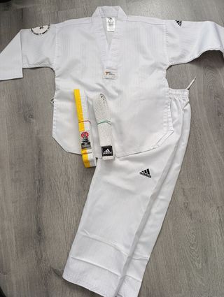 Kimono 🥋 taekwondo Adidas.poco uso