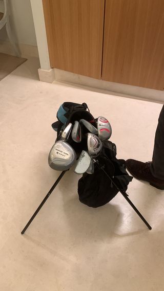 Bolsa de palos golf niño 12 años aprox.