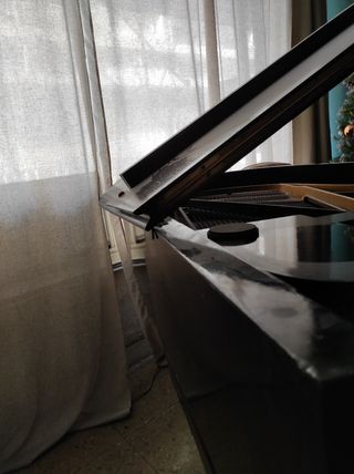 Piano de media cola Grotrian Steinweg