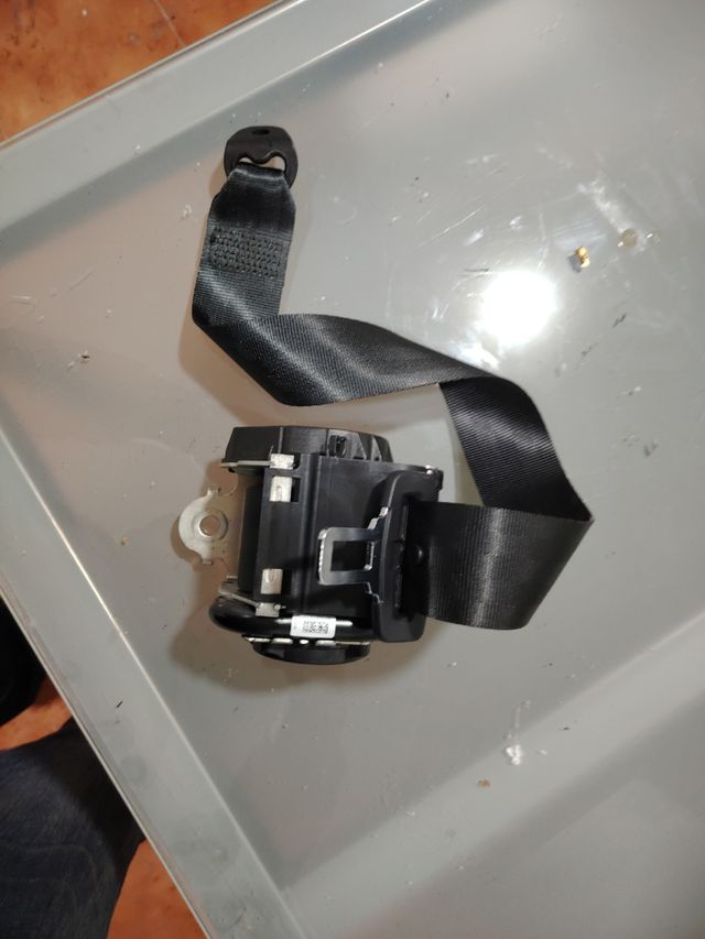 Pretensor cinturón dacia sandero