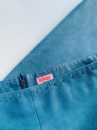 Falda de piel con flecos  estilo boho chic