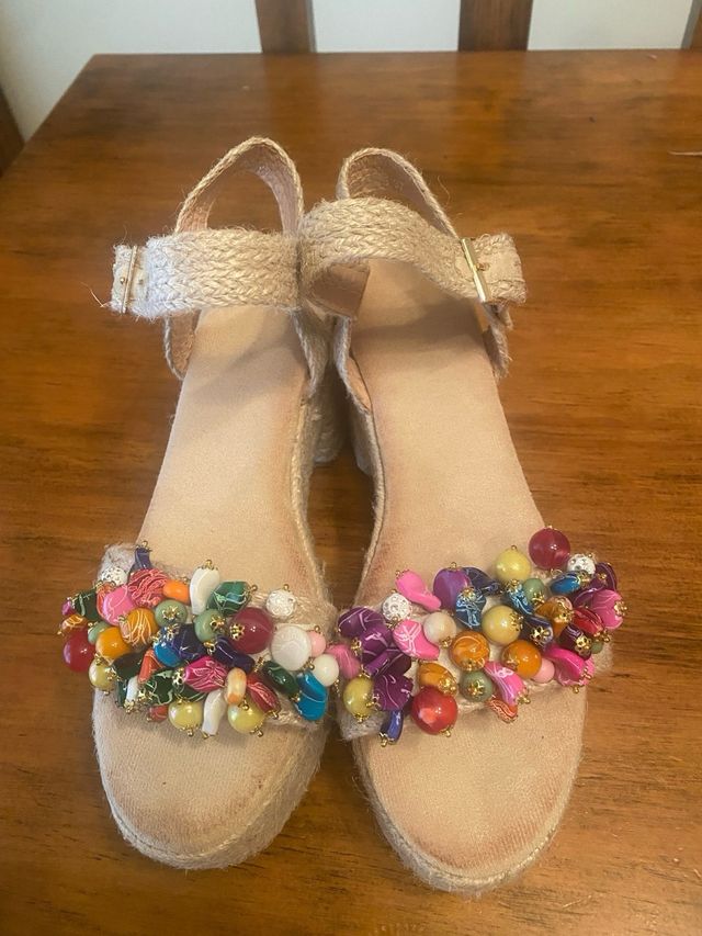 Sandalias de tacón de esparto