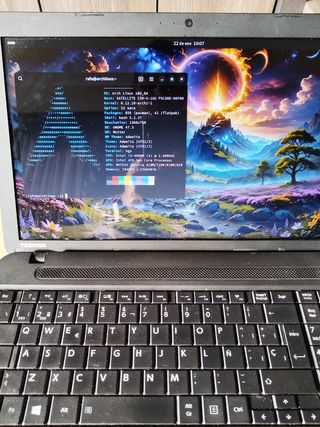 Ordenador portátil TOSHIBA