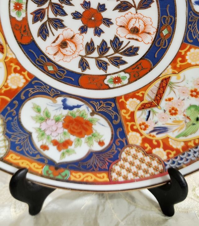 Plato de porcelana Imari, Japón