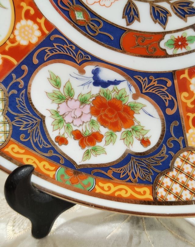 Plato de porcelana Imari, Japón