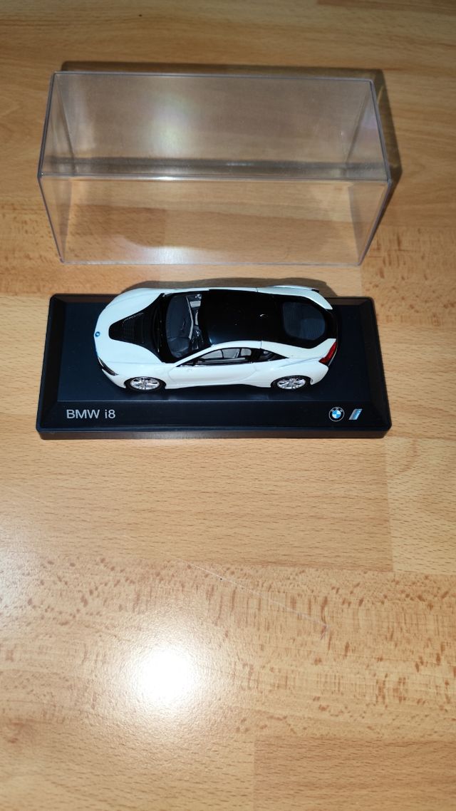 Coche maqueta BMW i8