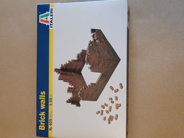 Lote 8 maquetas y 2 bustos