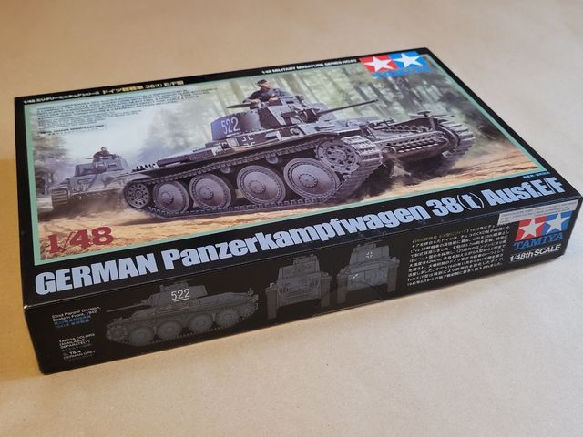 Lote 8 maquetas y 2 bustos