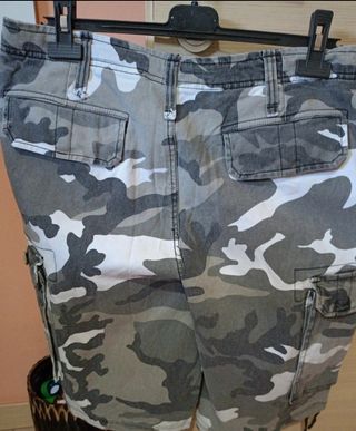 Pantaloni cargo corti uomo