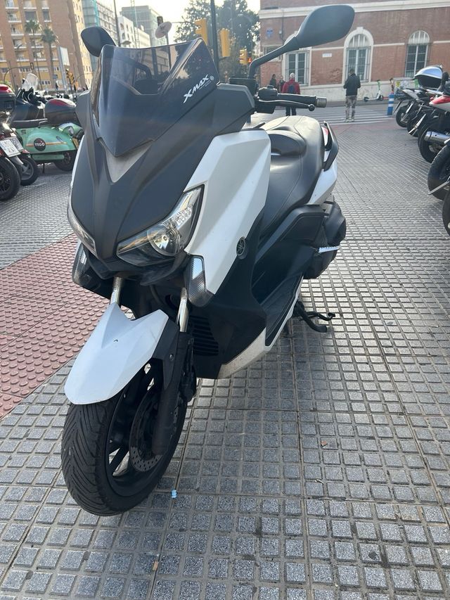 Yamaha Xmax400