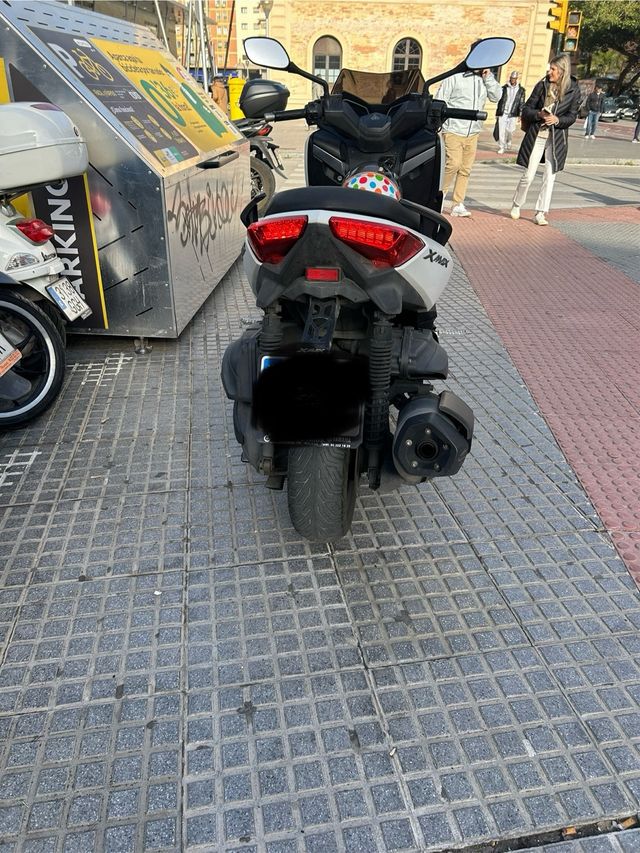 Yamaha Xmax400